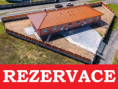 2. KÁRANÝ, RD, BYTOVÁ JEDNOTKA 5+KK, LEVÁ